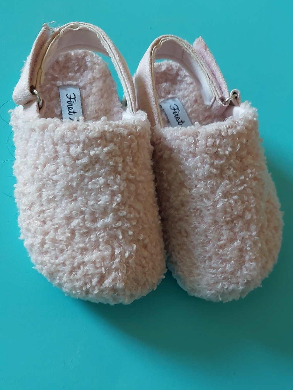 First Steps Blush Pink Sherpa Clogs Slip-Ons~ Sz 6. Pre-loved.